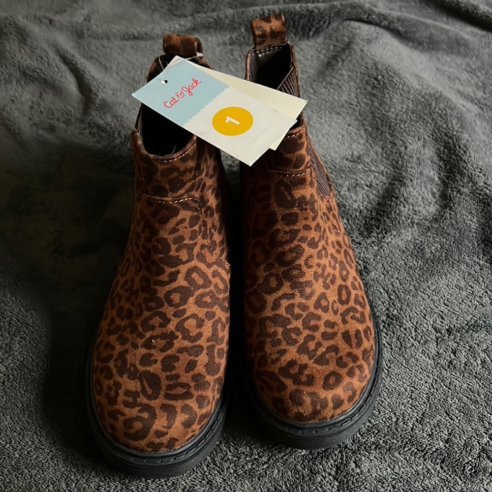 Kids Leopard print boots